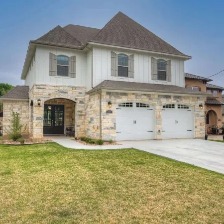 Stunning Luxury Home on Lake LBJ!