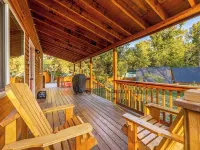 Glacier National Park-cozy, rustic home w/ hot tub, just 6 minutes to the park Hotels in Coram