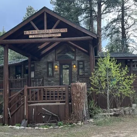Two Bridges Lodge