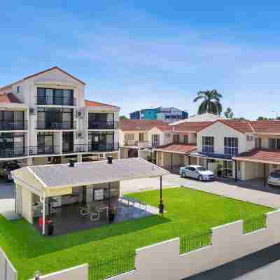 Cityville Apartments & Motel Hotel Exterior