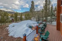 Mtn & Lake Views, Hot Tub, Dog Friendly, Chef's Kitchen, 5 Min to Main St Breck