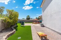 Relax & Recharge ~ Free Heated Pool ~Hot Tub~ Game Room ~ Putting Green~ Arcades