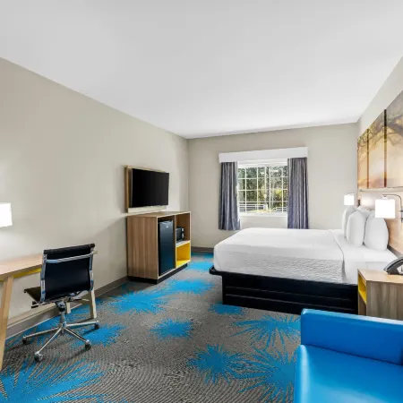 Days Inn & Suites by Wyndham Union City