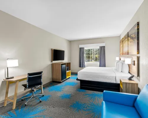 Days Inn & Suites by Wyndham Union City Hotels in Union City