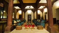 MPT Sheesh Mahal, Orchha - Boutique