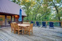 RestfulLodge - Lakefront/15 Acres/Private Dock/Private Disc Golf Course/Kayaks Hotels in 