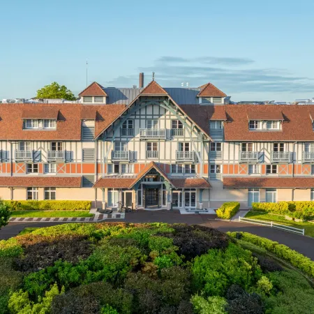 Renaissance Paris Hippodrome de St. Cloud Hotel