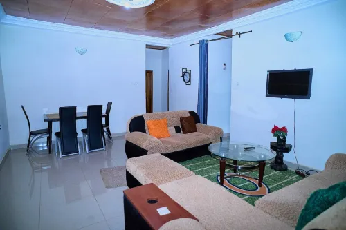 Kevin's Luxurious Home - 2-Star
