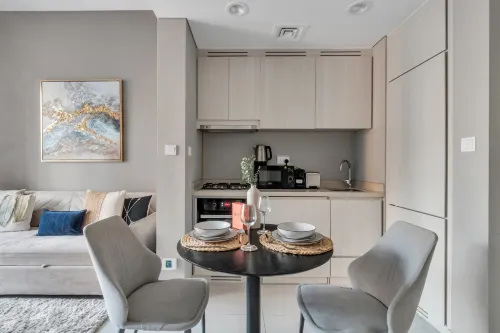 GuestReady - 1Br l Canal View in Business Bay - 2성급