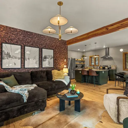 Royal Elk Lodge