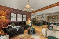 Royal Elk Lodge
