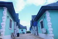 Four Crowns Serviced Apartment