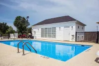 Quality Inn Carrollton Medical Center - Pools