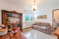 Il Cortiletto di Marina: Pet Friendly Garden Flat Near Stresa - Happy Rentals - アパートメント