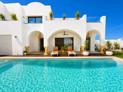 Villa Hanine S3 Piscine Hotels in 