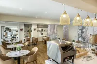Almond Business Hotel