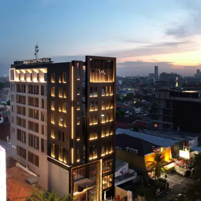 Mercure Surabaya Manyar Hotels near Tambaksari