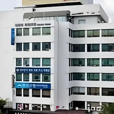 Central Tourist Hotel Отели рядом с достопримечательностью «Торговый центр Sewoon Plaza»