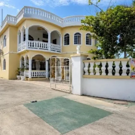 Dela De-Rose Guest House Negril Jamaica