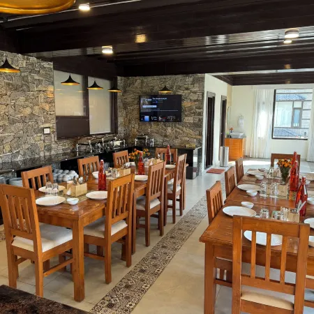 Manali Se - Your Home in the Pines