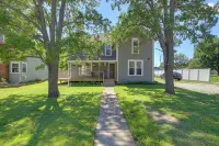 Charming Home Walkable to Downtown Lee's Summit - 3-Star