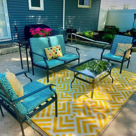 Family fun House - large fenced in backyard, Theater, Bean bag Lounge
