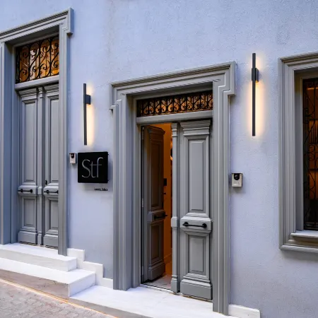 STF Luxury Suites