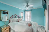 Breezy Murrells Inlet Condo w/ Deck: Walk to Beach - de playa