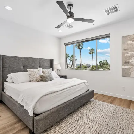 Desert Escape Townhome - Pool & Gym