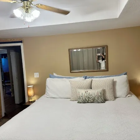 Lottie Mae’s Place has a warm cozy homely vibe. 2 minutes from town