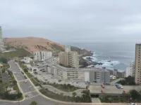 Modern 4BR Apartment with Ocean View - balcony