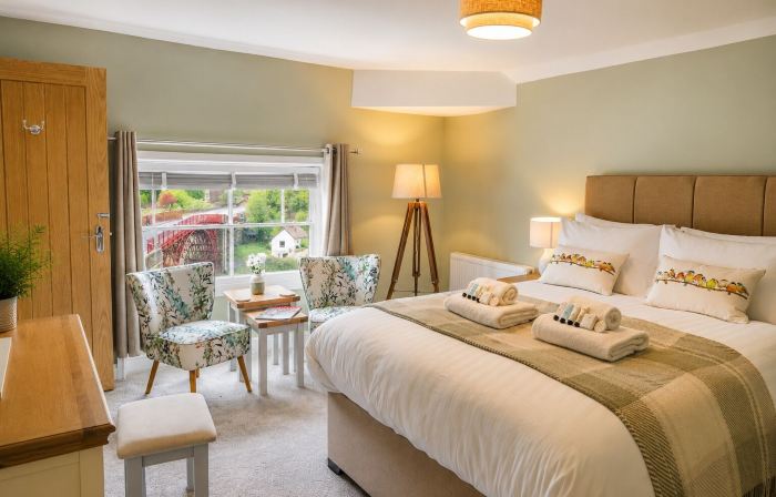 Bridgeside Rooms