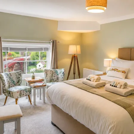 Bridgeside Rooms