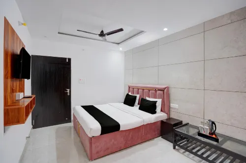 Classic NS Hotel - 2-Star