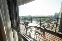 Vientiane Mekong Hotel（Swimming pool in the air） - カップル