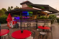 Golden Moon Hotel - bar