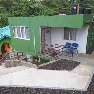 Ackee Green Rental - 2 bedrooms/5 mins from Beach/Shopping Malls/Street Party Hotel Exterior