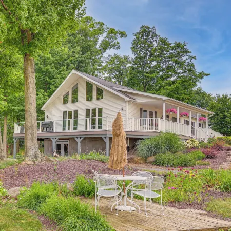 Unplug & Unwind! Romulus Family Gem w/ Swim Pond