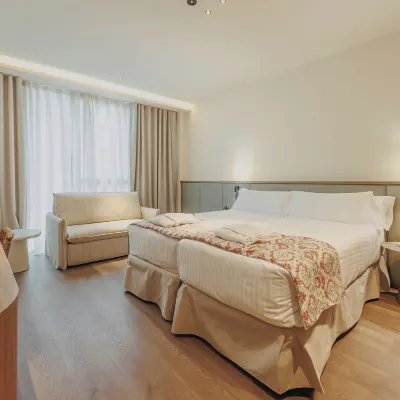 Hotel Intelier Malvarrosa Plaza Hotels near Malvarrosa Beach