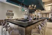 DoubleTree by Hilton Albuquerque - بار