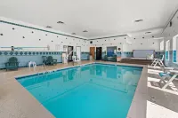Quality Inn - Pools