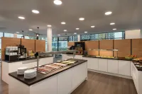 Super 8 by Wyndham Augsburg - Wifi