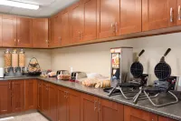 Super 8 by Wyndham Regina - Pet-friendly