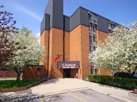 Alexandra Hotel Toronto โรงแรมใกล้พื้นที่ทางทหาร Fort York