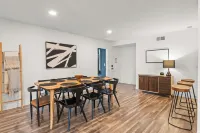 Stunning Oasis with Pool by Disneyland and Knotts. - Wifi