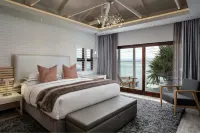 Protea Hotel by Marriott Mossel Bay - parking