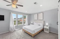 Modern Frisco Retreat 3BR House - 2-Star