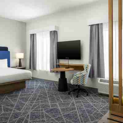 Hampton Inn & Suites Moline-Quad City Int'l Arpt Rooms