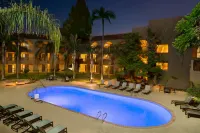 Embassy Suites by Hilton Phoenix Tempe - piscine