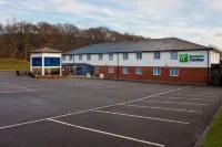 Holiday Inn Express CANTERBURY by IHG - parking
